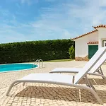 Вилла Casa Branca - With Private Pool & Big Garden Ribamar (Lourinha)