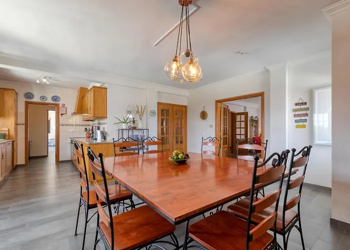 Villa Casa Branca - With Private Pool & Big Garden *