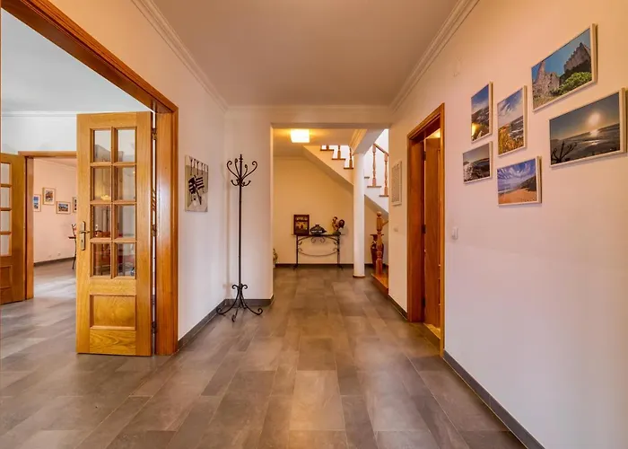 Villa Casa Branca - With Private Pool & Big Garden *